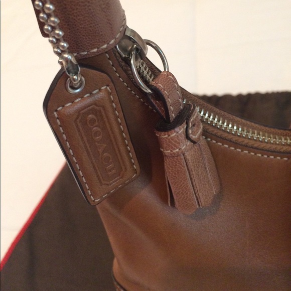 EUC, Authentic Coach shoulder bag - Picture 3 of 7